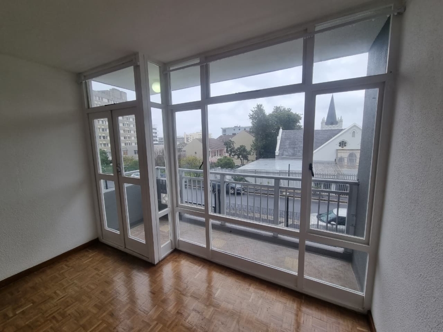1 Bedroom Property for Sale in Sea Point Western Cape